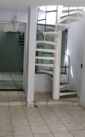 Casa à venda com 199m², 5 quartos e 1 vagaGaragem