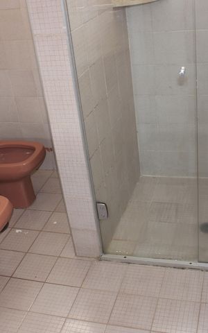 Casa à venda com 199m², 5 quartos e 1 vagaBanheiro 1