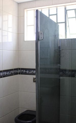 Casa à venda com 199m², 5 quartos e 1 vagaBanheiro 2