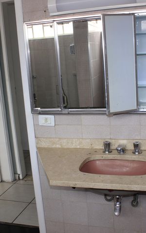 Casa à venda com 199m², 5 quartos e 1 vagaBanheiro 1