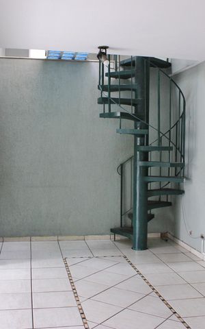 Casa à venda com 199m², 5 quartos e 1 vagaSala
