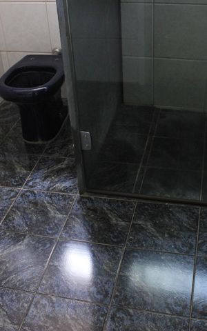 Casa à venda com 199m², 5 quartos e 1 vagaBanheiro 2
