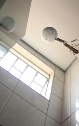 Casa à venda com 199m², 5 quartos e 1 vagaBanheiro 2
