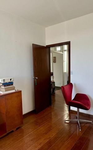 Casa à venda com 246m², 5 quartos e 3 vagas Casa à venda com 246m², 5 quartos e 3 vagasQuarto 2