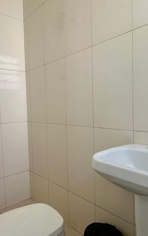 Casa à venda com 246m², 5 quartos e 3 vagas Casa à venda com 246m², 5 quartos e 3 vagasBanheiro / Quarto 5