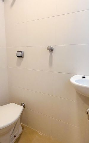 Apartamento à venda com 156m², 3 quartos e 1 vaga Apartamento à venda com 156m², 3 quartos e 1 vagaBanheiro de Serviço