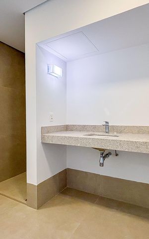 Apartamento à venda com 156m², 3 quartos e 1 vaga Apartamento à venda com 156m², 3 quartos e 1 vagaBanheiro da Suíte 2