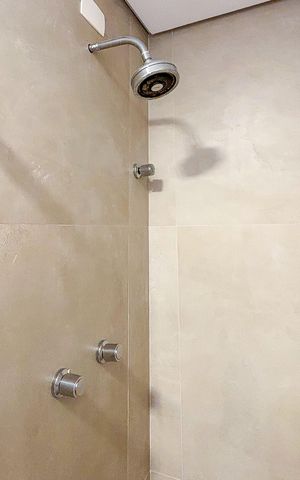 Apartamento à venda com 156m², 3 quartos e 1 vaga Apartamento à venda com 156m², 3 quartos e 1 vagaBanheiro da Suíte 1