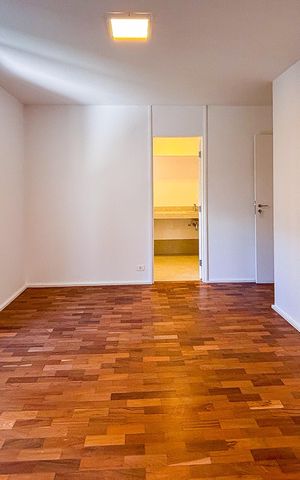 Apartamento à venda com 156m², 3 quartos e 1 vaga Apartamento à venda com 156m², 3 quartos e 1 vagaSuíte 2