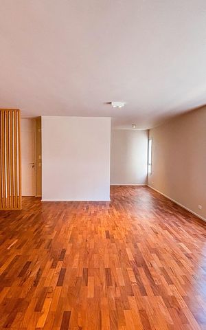 Apartamento à venda com 156m², 3 quartos e 1 vaga Apartamento à venda com 156m², 3 quartos e 1 vagaSala