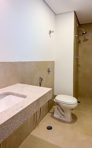 Apartamento à venda com 156m², 3 quartos e 1 vaga Apartamento à venda com 156m², 3 quartos e 1 vagaBanheiro da Suíte 1