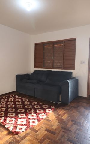 Casa à venda com 150m², 4 quartos e 2 vagasSala
