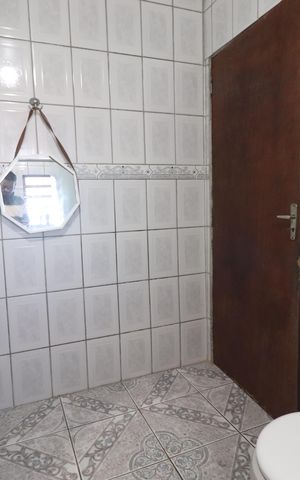 Casa à venda com 150m², 4 quartos e 2 vagasBanheiro