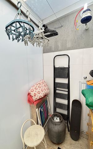 Casa à venda com 181m², 3 quartos e 4 vagas Casa à venda com 181m², 3 quartos e 4 vagasÁrea de Serviço