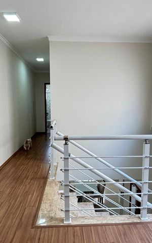 Casa à venda com 181m², 3 quartos e 4 vagas Casa à venda com 181m², 3 quartos e 4 vagasSala Tv