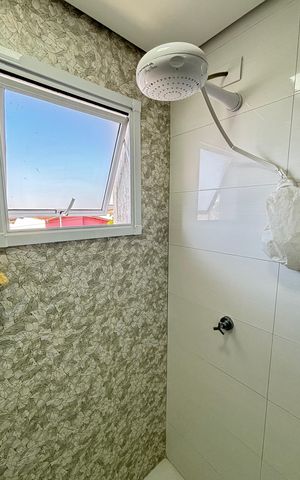 Casa à venda com 181m², 3 quartos e 4 vagas Casa à venda com 181m², 3 quartos e 4 vagasBanheiro da Suíte
