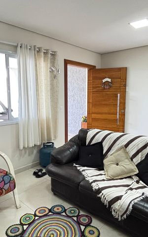 Casa à venda com 181m², 3 quartos e 4 vagas Casa à venda com 181m², 3 quartos e 4 vagasSala