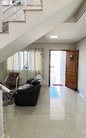 Casa à venda com 181m², 3 quartos e 4 vagas Casa à venda com 181m², 3 quartos e 4 vagasSala