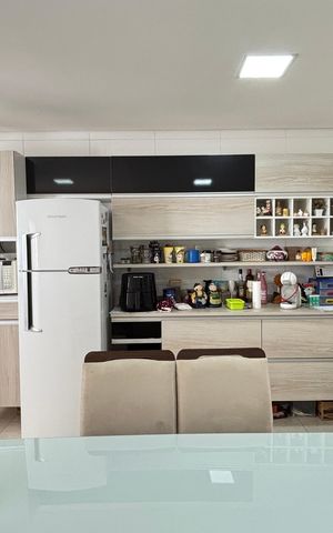 Casa à venda com 181m², 3 quartos e 4 vagas Casa à venda com 181m², 3 quartos e 4 vagasCozinha