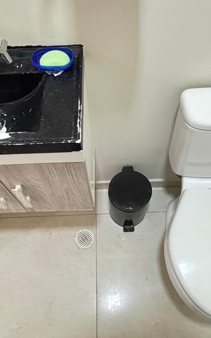 Casa à venda com 181m², 3 quartos e 4 vagas Casa à venda com 181m², 3 quartos e 4 vagasLavabo