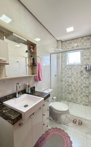 Casa à venda com 181m², 3 quartos e 4 vagas Casa à venda com 181m², 3 quartos e 4 vagasBanheiro Social