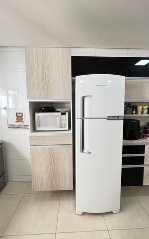 Casa à venda com 181m², 3 quartos e 4 vagas Casa à venda com 181m², 3 quartos e 4 vagasCozinha