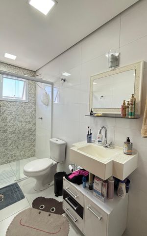 Casa à venda com 181m², 3 quartos e 4 vagas Casa à venda com 181m², 3 quartos e 4 vagasBanheiro da Suíte