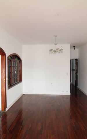 Casa à venda com 170m², 3 quartos e 3 vagasSala