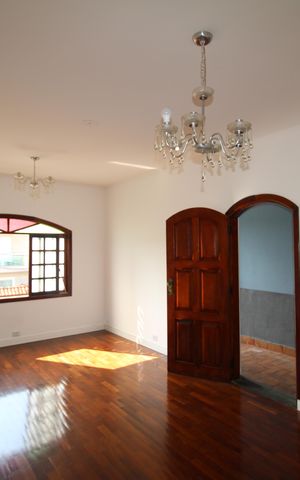 Casa à venda com 170m², 3 quartos e 3 vagasSala