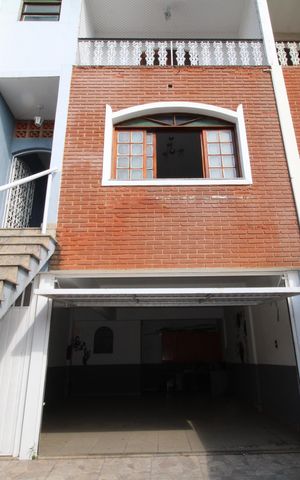 Casa à venda com 170m², 3 quartos e 3 vagasGaragem