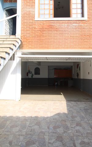 Casa à venda com 170m², 3 quartos e 3 vagasGaragem