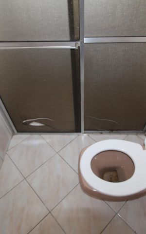 Casa à venda com 170m², 3 quartos e 3 vagas Banheiro Suíte 2