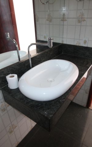 Casa à venda com 170m², 3 quartos e 3 vagasBanheiro