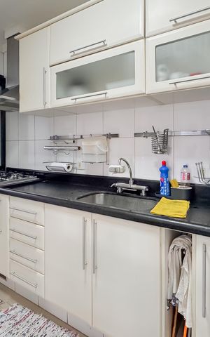 Apartamento à venda com 87m², 3 quartos e 2 vagas Apartamento à venda com 87m², 3 quartos e 2 vagasCozinha