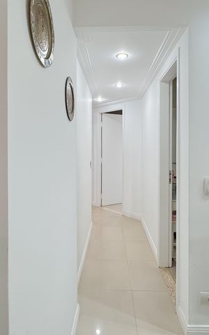 Apartamento à venda com 87m², 3 quartos e 2 vagas Apartamento à venda com 87m², 3 quartos e 2 vagasCorredor