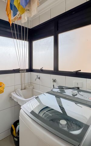 Apartamento à venda com 87m², 3 quartos e 2 vagas Apartamento à venda com 87m², 3 quartos e 2 vagasÁrea de Serviço