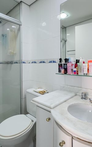 Apartamento à venda com 87m², 3 quartos e 2 vagas Apartamento à venda com 87m², 3 quartos e 2 vagasBanheiro da Suíte