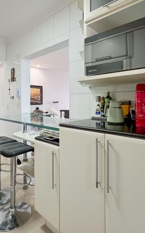 Apartamento à venda com 87m², 3 quartos e 2 vagas Apartamento à venda com 87m², 3 quartos e 2 vagasCozinha