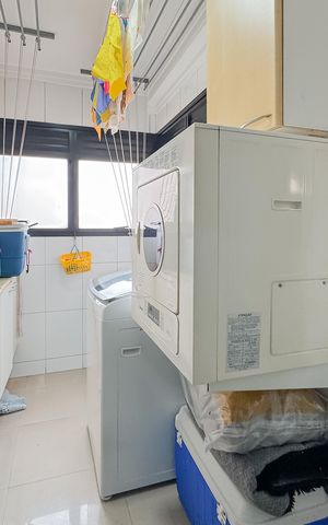 Apartamento à venda com 87m², 3 quartos e 2 vagas Apartamento à venda com 87m², 3 quartos e 2 vagasÁrea de Serviço