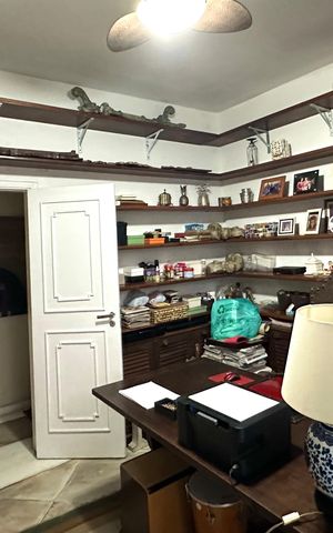 Casa à venda com 600m², 6 quartos e 2 vagas Casa à venda com 600m², 6 quartos e 2 vagasQuarto 02
