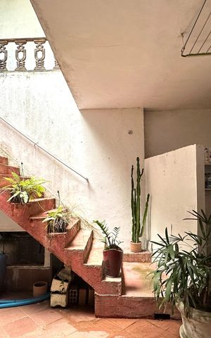 Casa à venda com 600m², 6 quartos e 2 vagas Casa à venda com 600m², 6 quartos e 2 vagasÁrea de Serviço