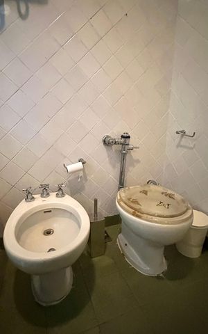 Casa à venda com 600m², 6 quartos e 2 vagas Casa à venda com 600m², 6 quartos e 2 vagasBanheiro 03