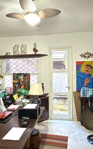 Casa à venda com 600m², 6 quartos e 2 vagas Casa à venda com 600m², 6 quartos e 2 vagasQuarto 02