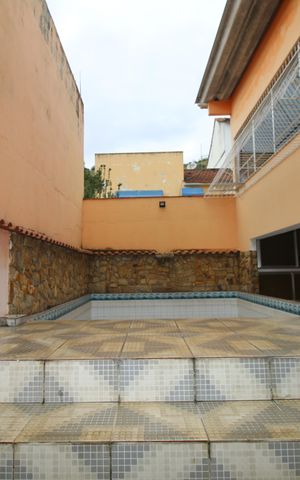 Casa à venda com 350m², 5 quartos e 2 vagasPiscina