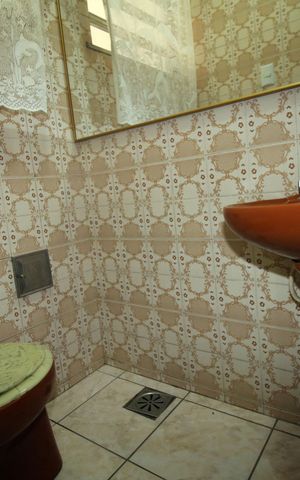 Casa à venda com 350m², 5 quartos e 2 vagasBanheiro 1
