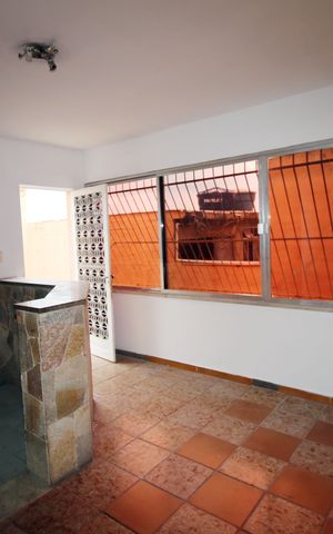 Casa à venda com 350m², 5 quartos e 2 vagasEdícula