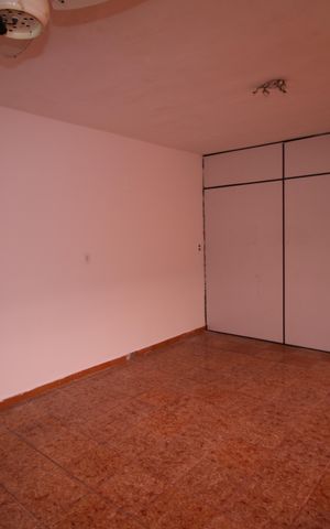 Casa à venda com 350m², 5 quartos e 2 vagasEdícula