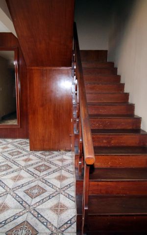 Casa à venda com 350m², 5 quartos e 2 vagasSala