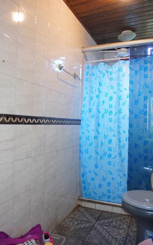 Casa à venda com 300m², 3 quartos e 3 vagasBanheiro da Suíte