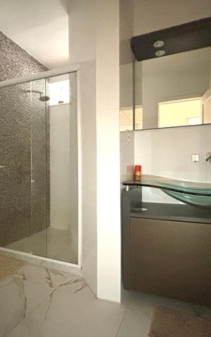 Apartamento à venda com 164m², 3 quartos e sem vaga Apartamento à venda com 164m², 3 quartos e sem vagaBanheiro social